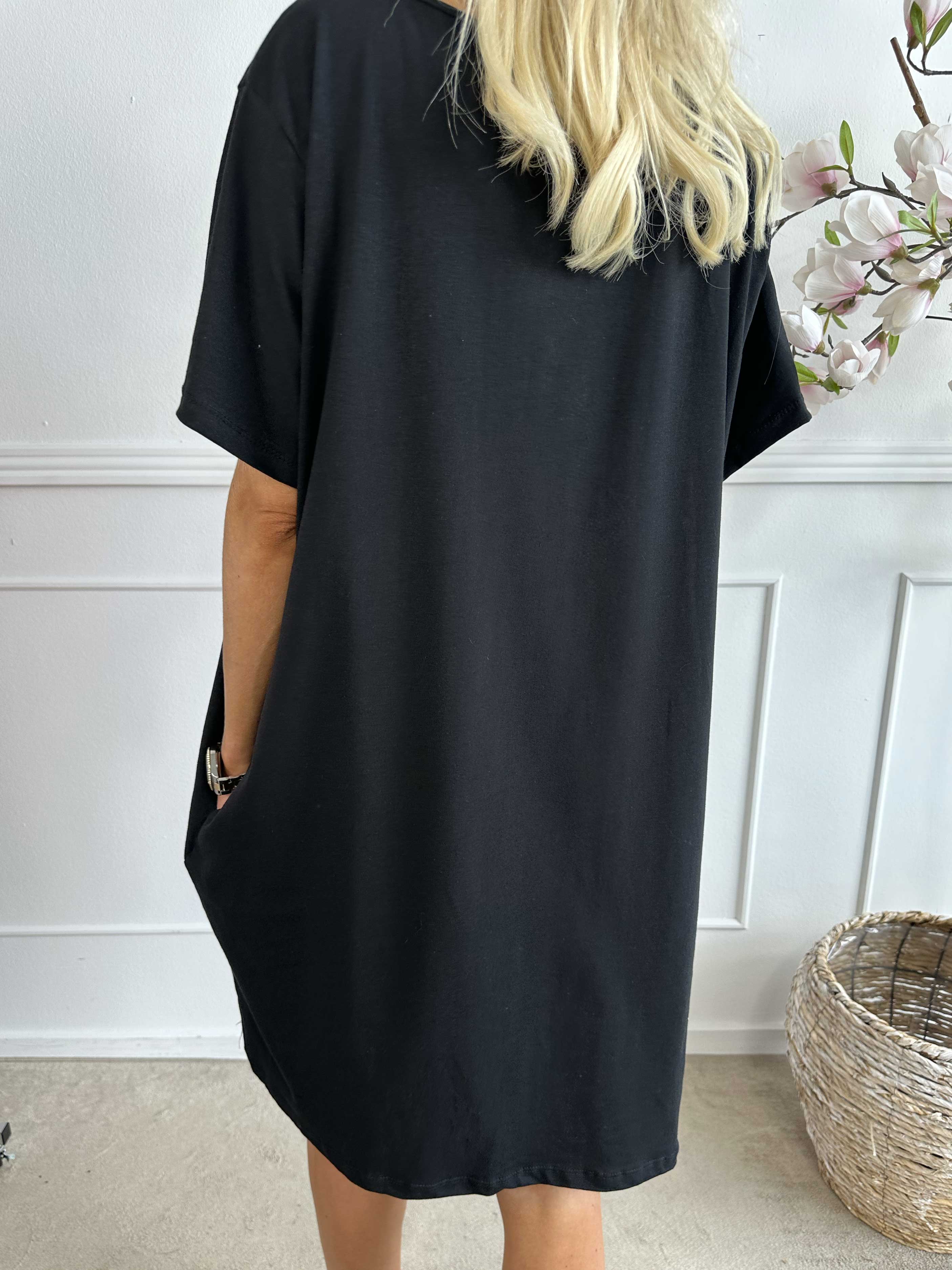 Mickey Dress - T-shirtklänning i bomull med kant i fuskpäls